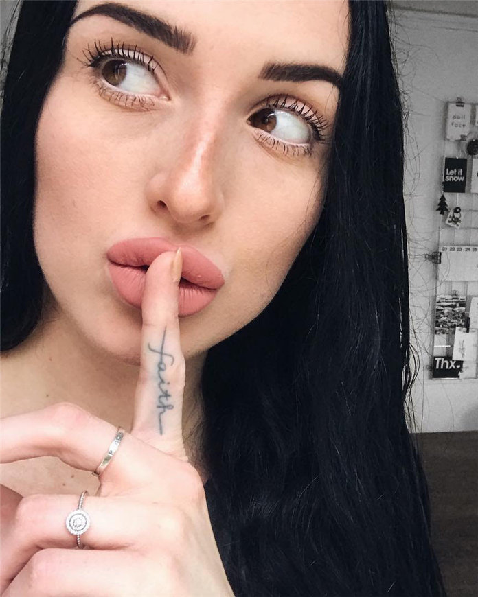 Trendy Finger Tattoo Designs Inspirations 2021, #FingerTattoos, #TattooDesigns
