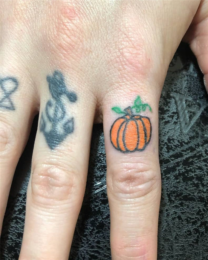 Trendy Finger Tattoo Designs Inspirations 2021, #FingerTattoos, #TattooDesigns