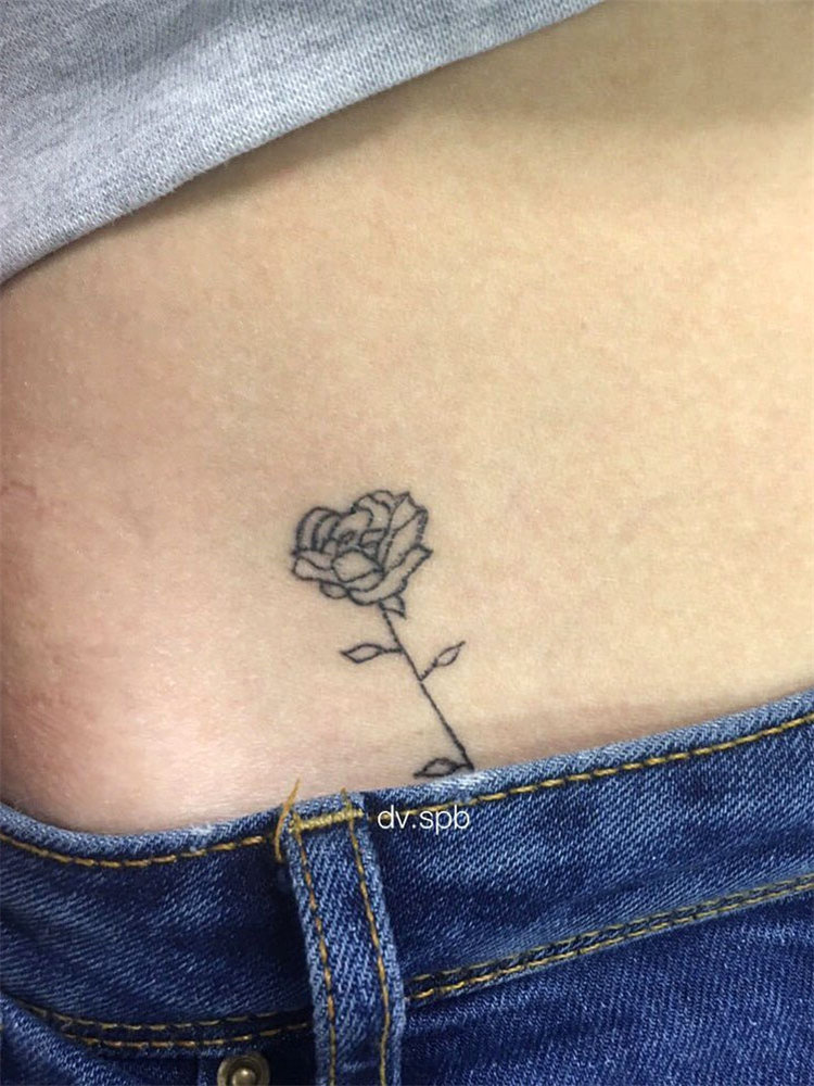 To give you some rose tattoos inspiration, we have found 30 simple and small rose tattoo ideas for women. If you are looking for tiny tattoos which are suitable for you, you can browse our website from time to time. #rosetattoos #smalltattoos #womentattoos #tinytattoos