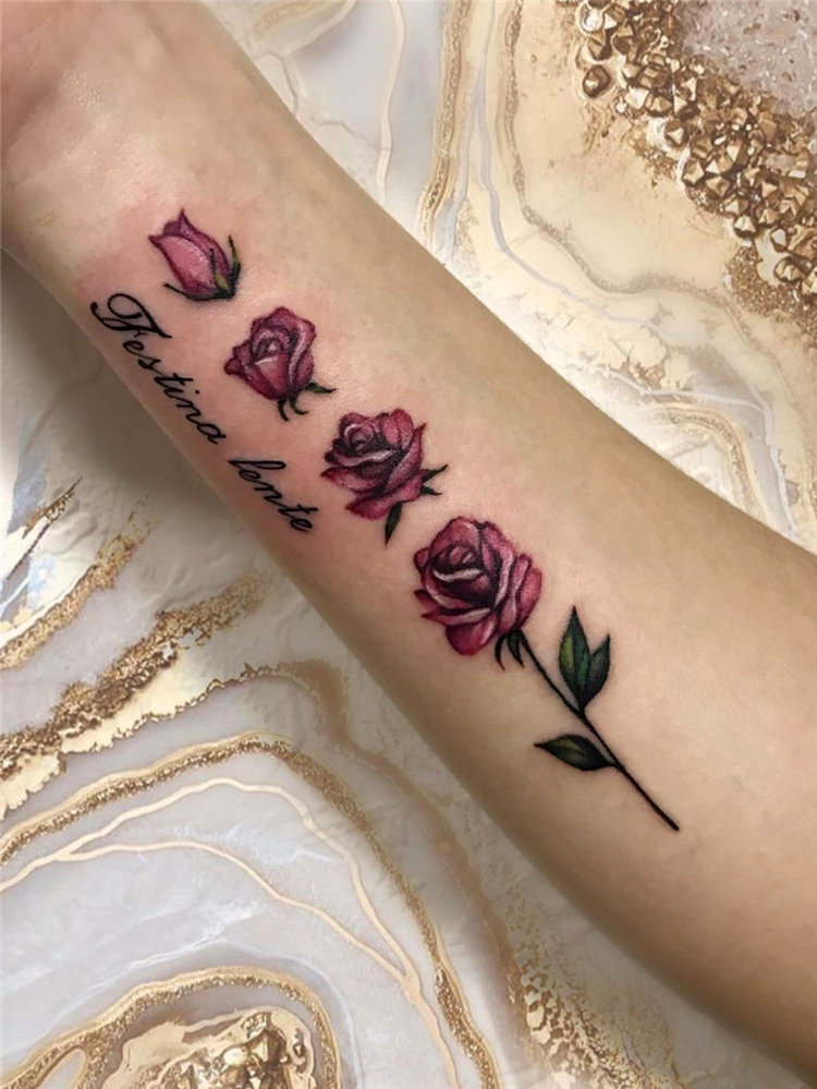 To give you some rose tattoos inspiration, we have found 30 simple and small rose tattoo ideas for women. If you are looking for tiny tattoos which are suitable for you, you can browse our website from time to time. #rosetattoos #smalltattoos #womentattoos #tinytattoos