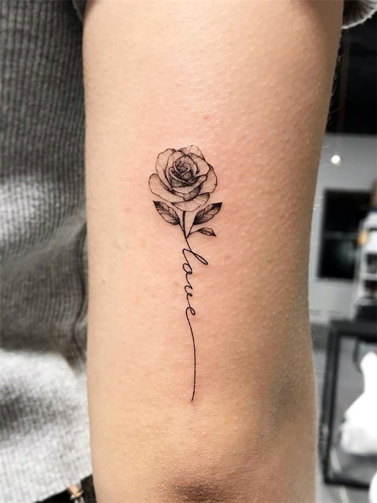 To give you some rose tattoos inspiration, we have found 30 simple and small rose tattoo ideas for women. If you are looking for tiny tattoos which are suitable for you, you can browse our website from time to time. #rosetattoos #smalltattoos #womentattoos #tinytattoos