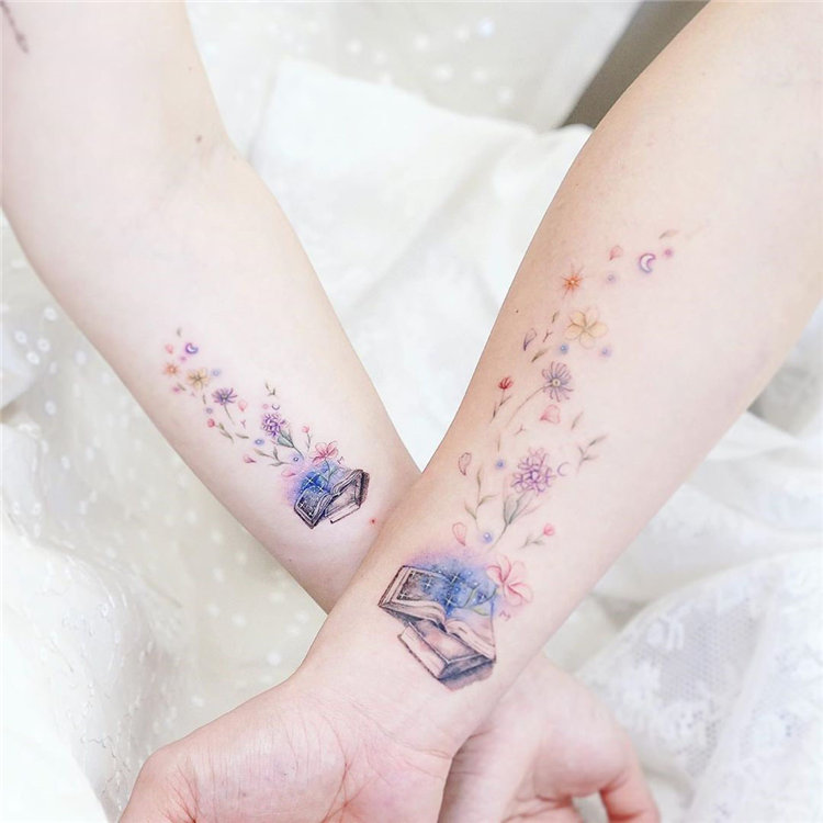 Watercolor tattoo ideas for women, include flower tattoo, butterfly tattoos, and lavender tattoo design and more. If you want to try watercolor tattoos, you can browse our website from time to time. #watercolortattoo #tattooideas #tattoodesigns